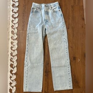 Levi’s Ribcage Straight Ankle - Light Wash - 23